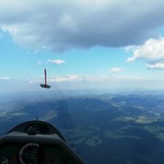 Flugwegposition um 16:43:27: Aufgenommen in der Nähe von Gemeinde Lichtenau im Mühlkreis, 4170, Österreich in 1920 Meter